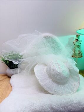 Stunning Lace Bridal Sun Hat w/ Tulle Veil Beautiful Quality w/ Cream Sequins 👰🏻